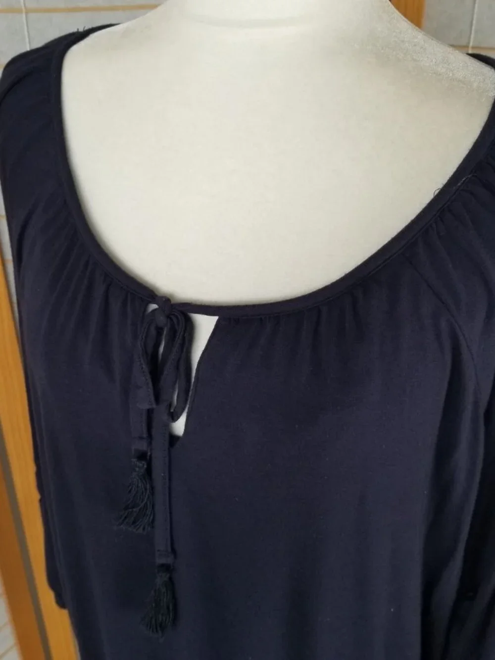 Patriotic Carmen Marc Valvo Navy Blue Tunic Top Size Large Sleeve Cutouts Boho - Picture 3 of 11